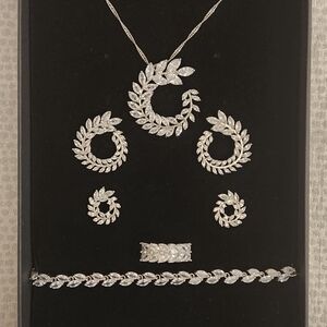 Silver Leaf Shaped Custom Jewelry Set